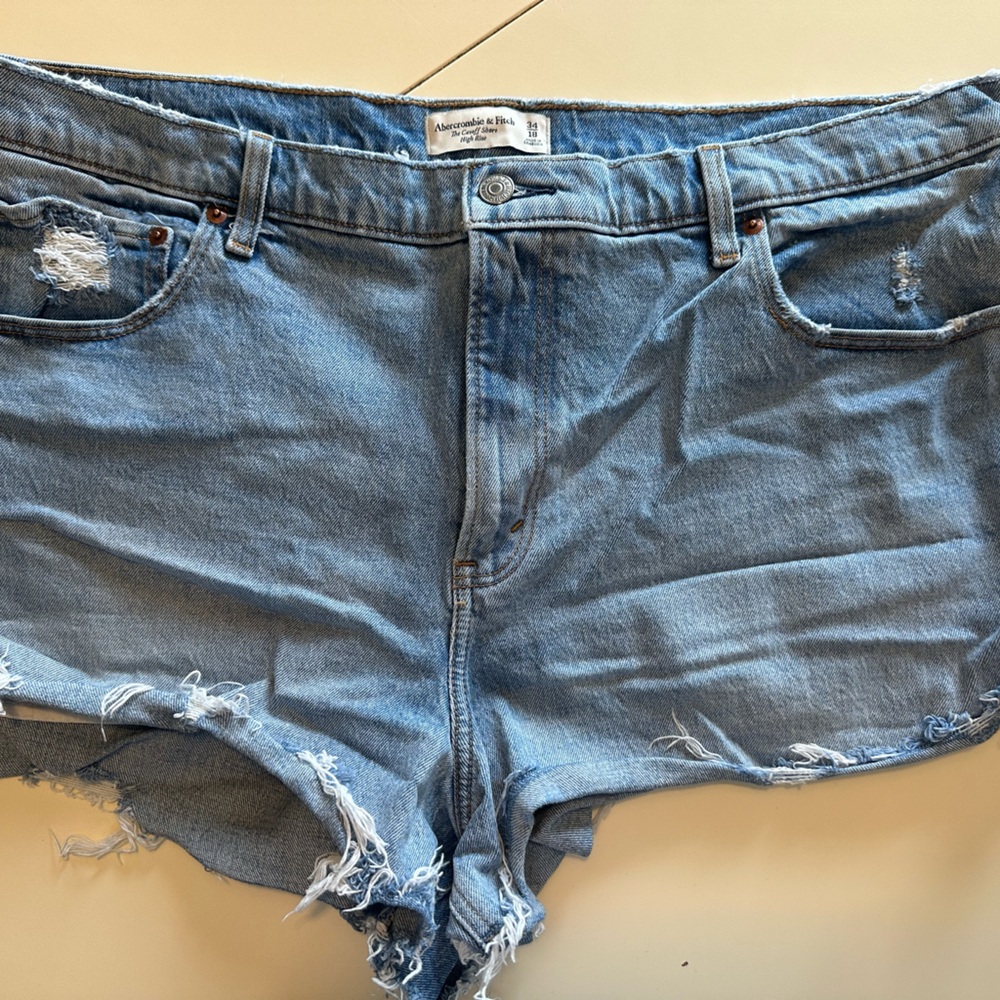 Abercrombie size 34 (18) mom short.